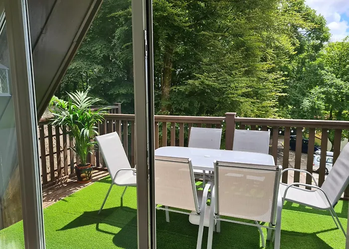 10, Valley View Lodge, A Beautiful 3 Bedroom Lodge With Private Hot Tub And Use Of All Onsite Leisure Facilities Including Fitness Suite, Indoor And Outdoor Pools Set In The Heart Of The Tamar Valley
