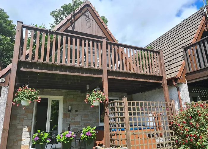 10, Valley View Lodge, A Beautiful 3 Bedroom Lodge With Private Hot Tub And Use Of All Onsite Leisure Facilities Including Fitness Suite, Indoor And Outdoor Pools Set In The Heart Of The Tamar Valley