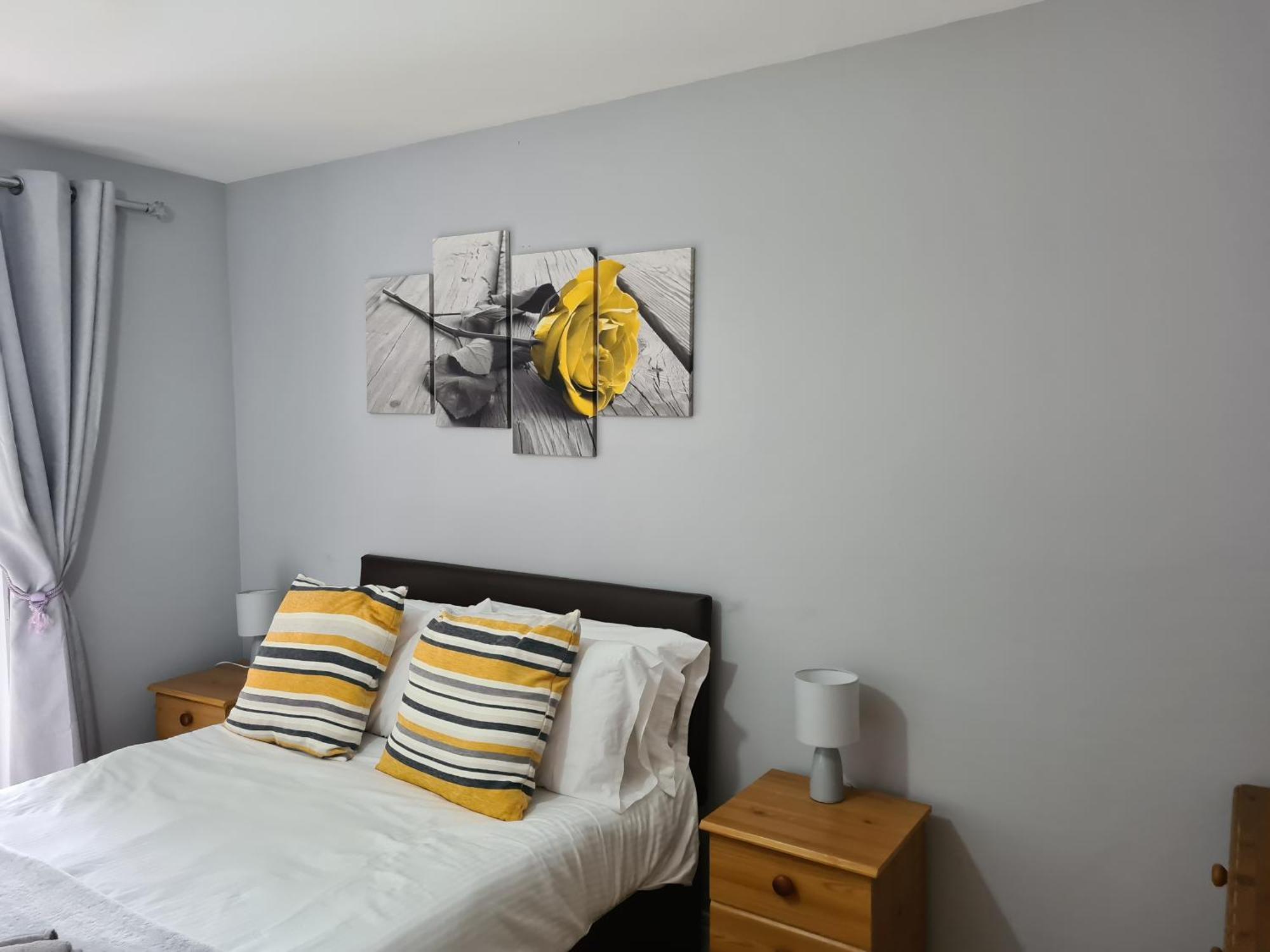 Holiday home 10, Valley View Lodge, A Beautiful 3 Bedroom With Private Hot Tub And Use Of Onsite Leisure Facilities Including Fitness Suite, Indoor And Outdoor Pools Set In The Heart Of The Tamar Valley *