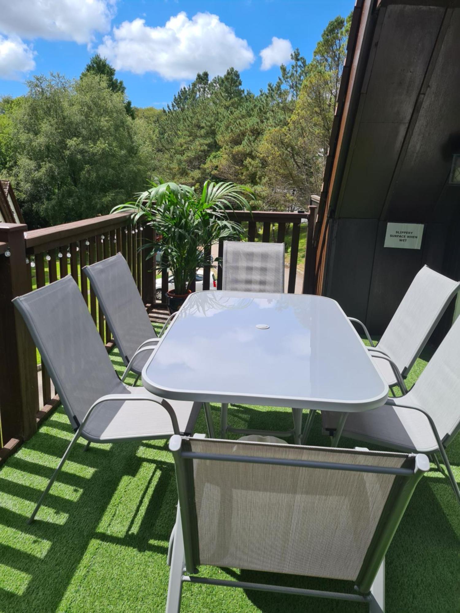 10, Valley View Lodge, A Beautiful 3 Bedroom With Private Hot Tub And Use Of Onsite Leisure Facilities Including Fitness Suite, Indoor And Outdoor Pools Set In The Heart Of The Tamar Valley Gunnislake
